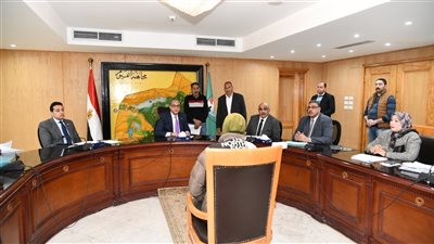 محافظ الفيوم يعقد اللقاء الدوري لخدمة المواطنين