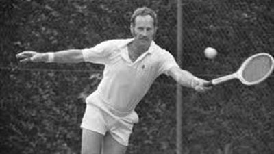 وفاة أسطورة كرة المضرب الاسترالية نيل فرايزر الفائز بـ 19 