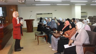 طالبات جامعة الأزهر في ضيافة دار الكتب والوثائق