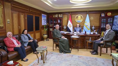 محافظ كفرالشيخ يناقش مشاكل المواطنين مع أعضاء مجلسي النواب والشيوخ