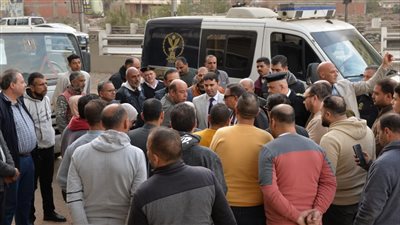 محافظ الدقهلية يوجه بإزالة أحد الأدوار المخالفة بالمنصورة