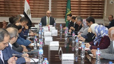 محافظ القليوبية يترأس اجتماعًا موسعًا لمناقشة تطوير منطقتي باسوس والعكرشة