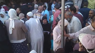 روتين التامين الصحى يتسبب فى استياء المواطنين بالإسكندرية 