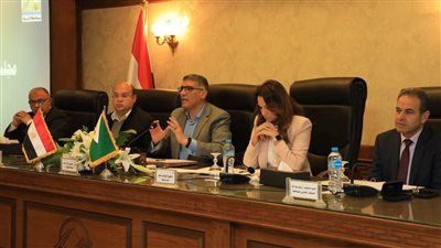 محافظ الجيزة يترأس اجتماعات مجالس إدارات الإعلانات والتسويق ويوجه بتعظيم العوائد 