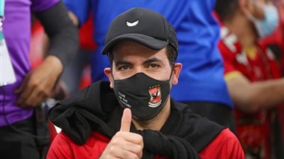 مفاجأة| شاهد أبوتريكة يظهر مع نجوم الأهلي قبل مواجهة أورلاندو