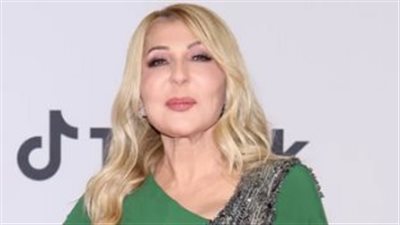 فستان مقاوم للعُمر.. نادية الجندي على السجادة الحمراء في البحر الأحمر السينمائي 2024