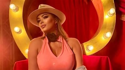 شاهد.. أميرة الصباغ تطرح كليب «ولا كل الرجالة» بتوقيع رودينا حاطوم