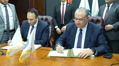 البترول: استئجار وحدة تغييز عائمة لتوفير إمدادات الغاز وتلبية احتياجات السوق المحلي