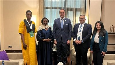 رئيس الرعاية الصحية يعقد سلسلة اجتماعات مع كبار المسؤولين الدوليين لبحث التعاون