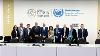 وزير الري يشارك فى جلسة 