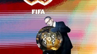 هانز فليك يكشف رأيه في عدم مشاركة برشلونة في كأس العالم للأندية