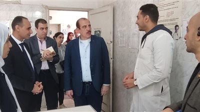 صرف مكافآت للمتميزين وتوقيع الجزاء على المقصرين بـ 3  وحدات طب أسرة بالشرقية