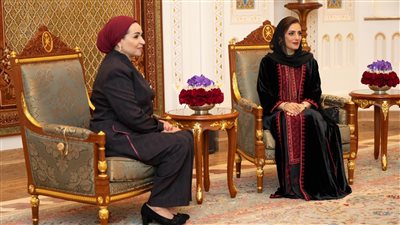 السّيدة الجليلة تُقيم مأدبة غداء تكريمًا لحرم الرئيس المصري