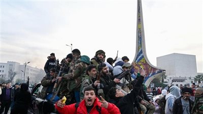 مبعوث الأمم المتحدة يدعو للحوار والوحدة وسط تطورات متسارعة في دمشق 