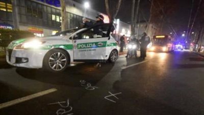 حادث مروع بميلانو.. سيارة تصدم رجلاً ويُنقل إلى المستشفى في حالة حرجة