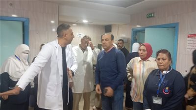 وكيل صحة البحيرة يستمع لشكاوى مرضى مستشفى كفر الدوار ويتفقد الأقسام