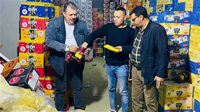 ضبط 5400 عبوة بسكويت مخصص للتغذية المدرسية بأسواق الفيوم 
