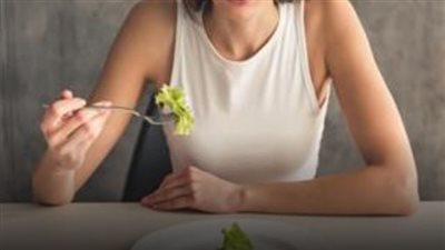 علامات لاتعرفها تؤكد أنك تتناول كمية لا تكفي من الطعام 