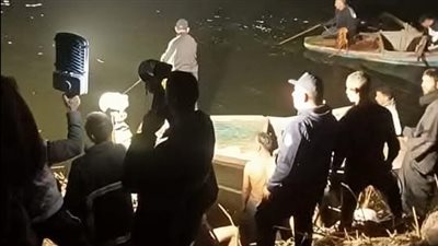 بالصور.. جهود مكثفة لاستخراج ضحايا حادث ميكروباص ترعة الإبراهيمية بأسيوط