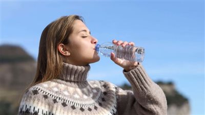 أربع علامات تدل على نقص سوائل الجسم في الشتاء