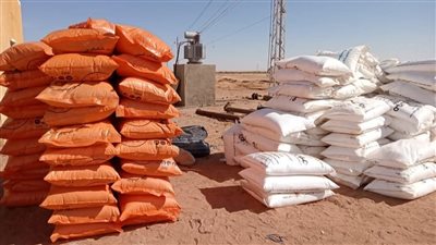 ضبط 170 شيكارة سماد زراعي قبل تهريبه بالوادي الجديد 