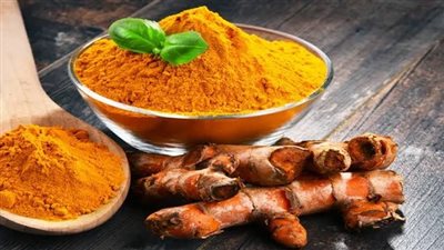 الكركم.. فوائد صحية لتوابل الذهب الأصفر ولكن أحذر أضراره المحتملة