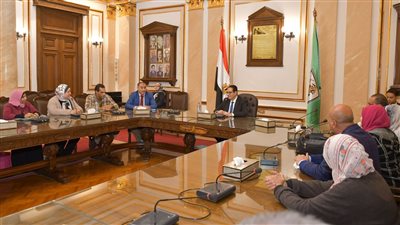 توجيهات مشددة من رئيس جامعة القاهرة بمراجعة صحة المراجعة المالية 