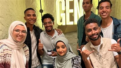 طلاب جنوب الوادي يستخرجون مستحضرات تجميل من نواة التمر (تفاصيل)