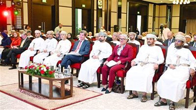 سلطنة عُمان وأمريكا تؤكدان تعزيز العلاقات الاقتصادية واستغلال الفرص في القطاعات الواعدة