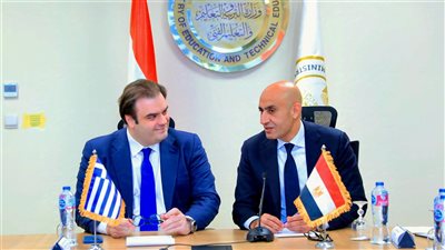 وزير التربية والتعليم: تصميم منصات تعليمية بالذكاء الاصطناعي