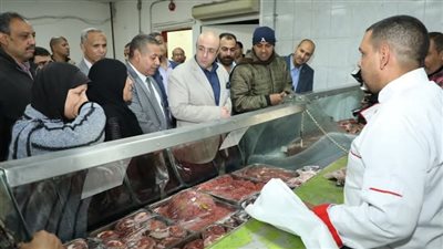 محافظ بني سويف يطمئن على توافر السلع الأساسية والتموينية 