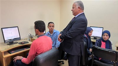 تعليم الفيوم تتابع تدريبات التوعية بالمواطنة الرقمية بمخاطر الإنترنت والذكاء الإصطناعي