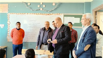 وكيل تعليم قنا يطمئن على الانضباط بمدارس إدارة الوقف 