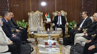محافظ المنوفية يلتقى وفد وزارة التخطيط وبنك الاستثمار