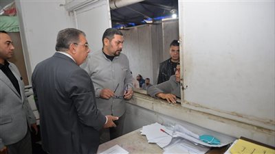 محافظ الدقهلية يتفقد  سير العمل بعدد من إدارات الديوان العام 