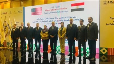 رئيس جامعة المنوفية يوقع اتفاقية تعاون مع 
