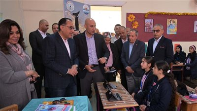 مدبولي يتابع انتظام العملية التعليمية بمدرسة بورسعيد الثانوية بنات