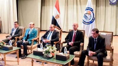 رئيس جامعة بني سويف يشهد فعاليات ندوة بناء الإنسان 