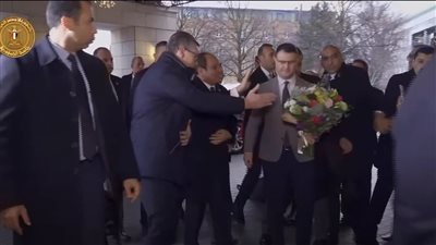 استقبال حافل للرئيس السيسي في أيرلندا.. والجالية تهتف: تحيا مصر (فيديو)