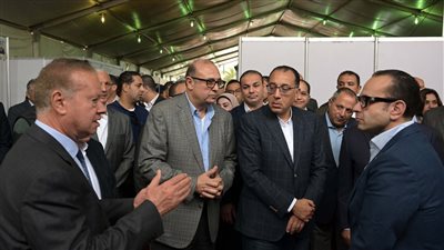 مدبولي يتفقد مصنع 