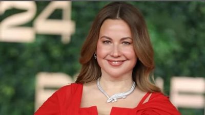 المخمل المجسم يبرز سحر قوام ريا ابي راشد