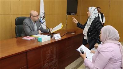 محافظ بني سويف يبحث شكاوى المواطنين ويوجه بسرعة تنفيذ الحلول 