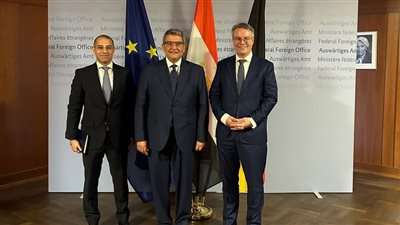 السفير المصري في برلين يلتقي مع وزير الدولة بوزارة الخارجية الألمانية