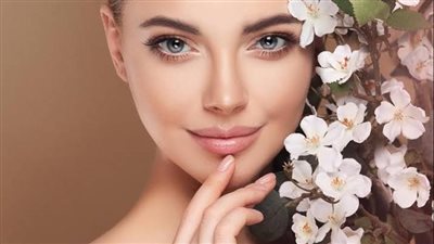 خطوات سهلة للعناية ببشرتك والحفاظ على نضارتها