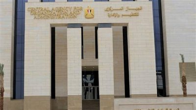 رئيس الأبنية التعليمية يتفقد أعمال الامتحان الإلكتروني للمتقدمين لشغل وظائف 