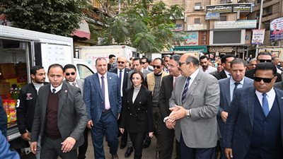 وزير التموين ومحافظ البحيرة يتفقدان سيارات الخريجين لتوفير السلع الغذائية 