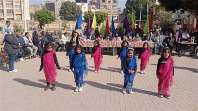 مدير تعليم نجع حمادي يفتتح معرض فنى بمدرسة الشهيدة ميار أبو السعود