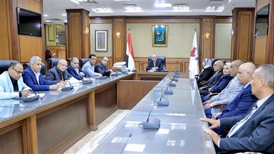 لجنة الوظائف الإشرافية تعقد اجتماعًا لاختيار مديري الإدارات بتعليم سوهاج
