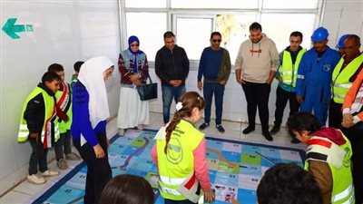 طلاب سمنود يزورون محطة مياه المرشحة 