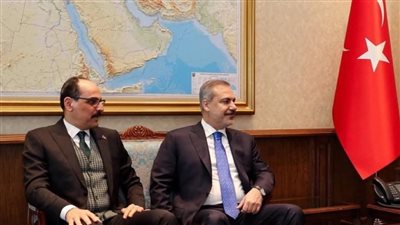 البشير يجتمع بوزير الخارجية التركي ورئيس المخابرات في دمشق 